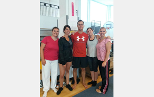 Coach Ségo accompagnée des autres entraîneurs de la région