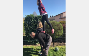 Défi relevé pour Coline aidé de son papa et sa soeur!